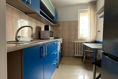 Apartament cu 3 camere semidecomandat în 1 Mai - 1