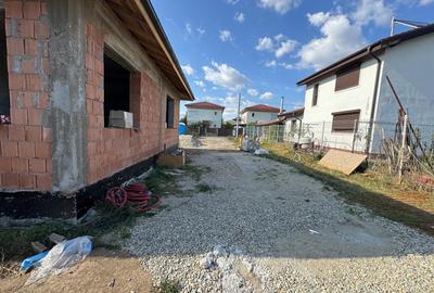 Casă individuală cu 4 camere cu Canalizare în Central - 4