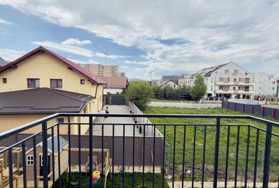Apartament cu 3 camere decomandat în Tractorul - 16