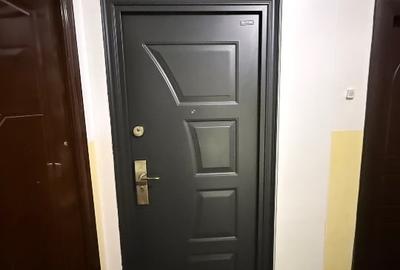 Apartament cu 3 camere semidecomandat, mobilat în Micro 40 - 1
