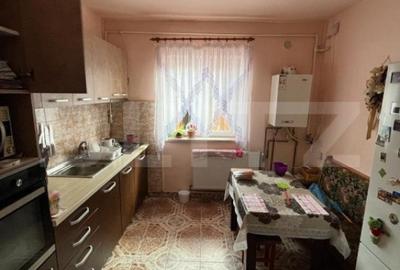 Casă cu 5 camere cu Teren 250 Mp în Central - 1
