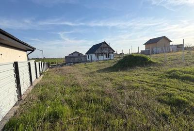 Teren de 680 mp, în Vânători - 5