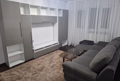 Apartament cu 3 camere în Calea București