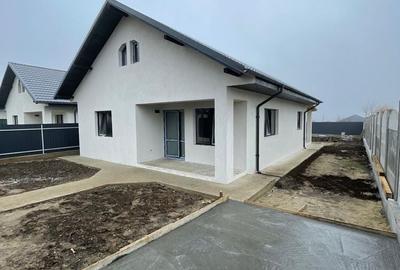 Casă cu 3 camere în Șendreni - 1