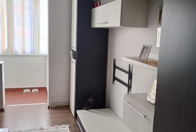 Apartament cu 3 camere semidecomandat în Central - 2