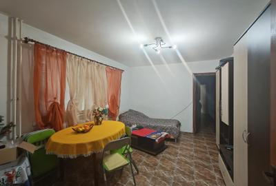 Apartament cu 3 camere semidecomandat în Berceni - 2