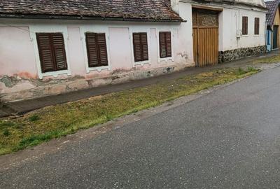 Casă cu 4 camere în Șaroș pe Târnave