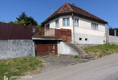 Casa de vanzare in Reghin semicentral 3 camere
