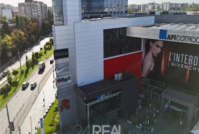 Spațiu comercial, în Politehnica - 5