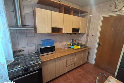 Apartament cu 2 camere semidecomandat, mobilat în Titan