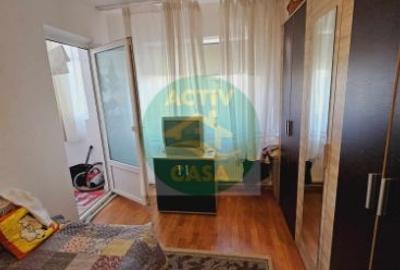 Apartament cu 3 camere decomandat în Roman - 4