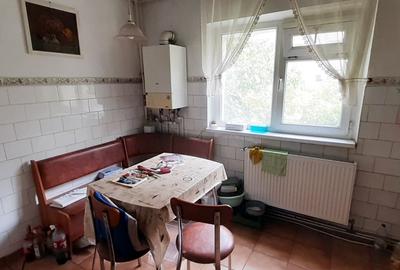 Apartament 2 camere cu centrala proprie bloc 1990 Apartament 2 camere cu centrala proprie bloc 1990 - 3
