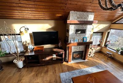 Casă cu 3 camere cu Teren 2500 Mp în Pruni - 2