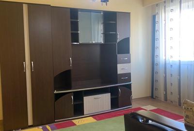 Apartament cu 2 camere decomandat, mobilat în Cetate