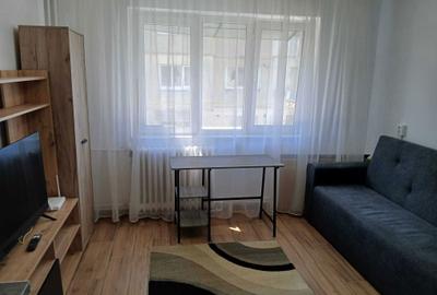 Apartament cu 2 camere decomandat în Tătărași