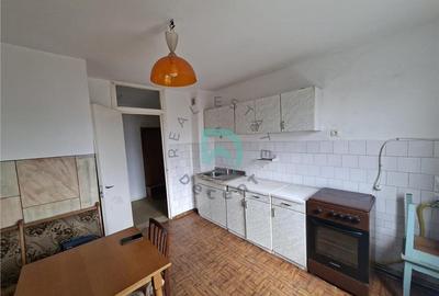 Apartament cu 2 camere decomandat în Uzina 2 - 9