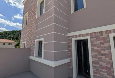 Casă cu 5 camere cu Teren 200 Mp în Florești - 10