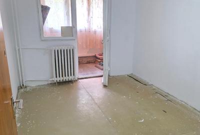 Apartament cu 3 camere semidecomandat în Lacul Tei - 18