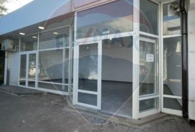 Spațiu comercial, de 59 mp, în Central - 4