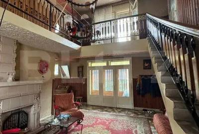 Casă cu 7 camere cu Canalizare în Central