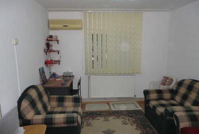 Garsonieră decomandată în Tei - 4