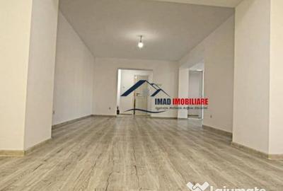 Apartament cu 4 camere decomandat în Micro 3 - 7