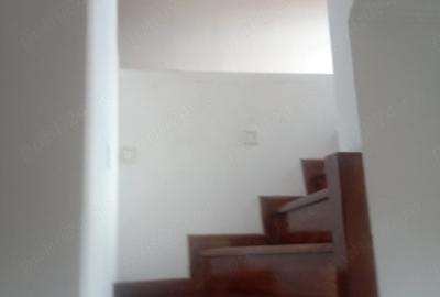 Casă cu 4 camere cu Teren 1000 Mp în Răucești - 9