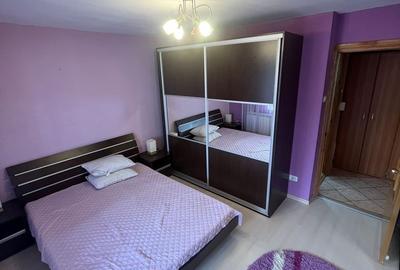 Apartament cu 3 camere decomandat, mobilat în Faleza Nord