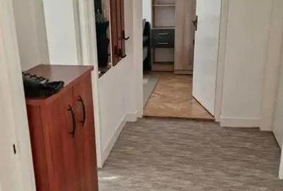 Apartament cu 3 camere semidecomandat în Cornișa - 3