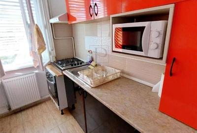 MEDICINA - ETAJ 3 - DECOMANDAT - 4 CAMERE - DEBARA - CENTRALA PROPRIE - CLIMA - 8