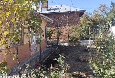 Casă cu 3 camere cu Teren 1047 Mp în Central