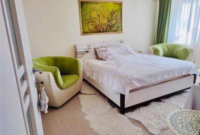 Apartament 3 camere de vanzare, zona Dacia.