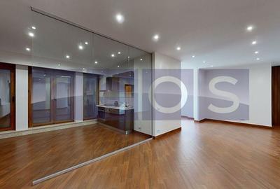 Apartament cu 3 camere decomandat în Beller