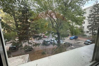 Apartament cu 3 camere de vanzare in zona 1 Decembrie 1... - 1