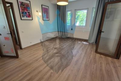 Apartament cu 2 camere decomandat în P-ța Victoriei - 3