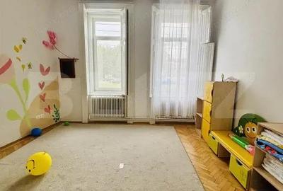 Casă cu 10 camere cu Teren 411 Mp în Lunei - 2