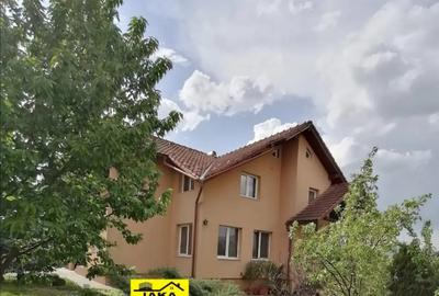 Casă cu 4 camere cu Teren 1000 Mp în Central - 8