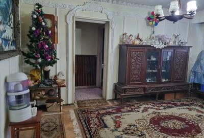 Apartament cu 4 camere semidecomandat în Trivale