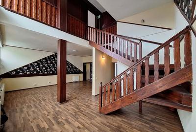 Spațiu comercial, de 90 mp, în Central - 2