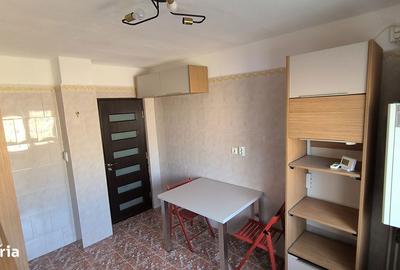 Apartament cu 3 camere decomandat în Drumul Taberei - 11
