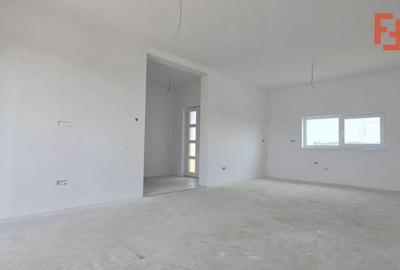 Casă cu 3 camere cu Teren 340 Mp în Central - 2