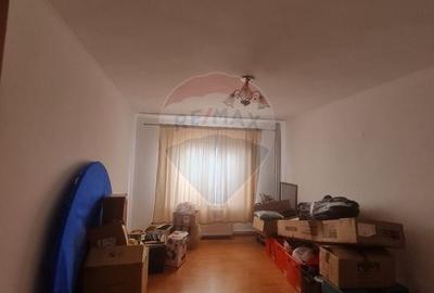 Casă individuală cu 7 camere cu Canalizare în Mândrești-Munteni - 9