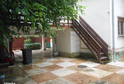 Casă cu 4 camere în Tipografilor - 13