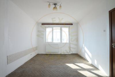 Apartament cu 3 camere semidecomandat în Craiovei - 9