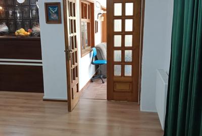 Spatiu birou, Dristor, benzinăria Rompetrol,  etajul 2, 3 camere, 1 grup sanitar - 13