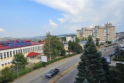 Apartament cu 2 camere decomandat, mobilat în Fălticeni - 14