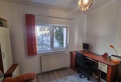 Apartament cu 3 camere decomandat în Răcădău - 4