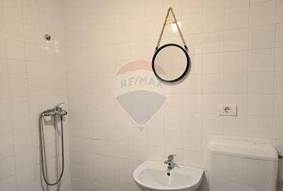 Birou, de 55 mp, în Central - 6