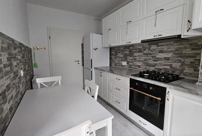 Coresi -Bloc Maurer M9, etajul 1, mobilat, parcare - 8