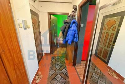 Apartament cu 3 camere semidecomandat în Calea București - 6